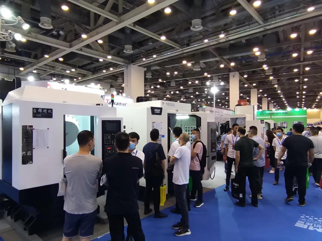 AG一飞冲天精机信阳机床展览会